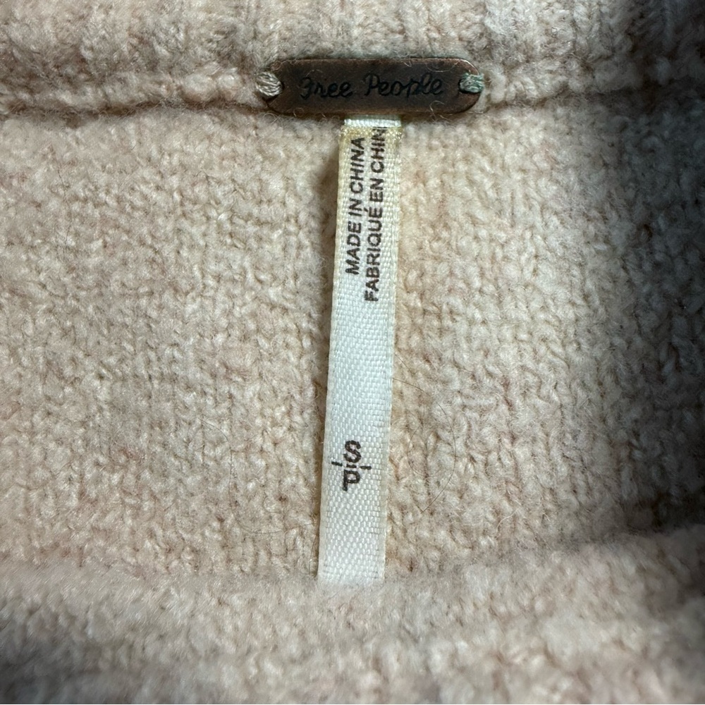 Free People Puff Half Sleeve Mock Neck Sweater Size Small Peach Coquette Wool - Picture 7 of 10